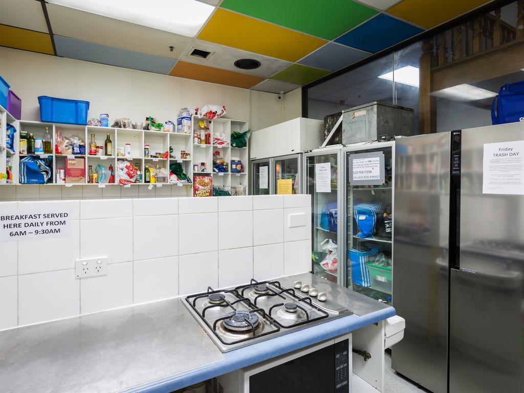 Blue Galah International Backpackers Hostel Аделаида Экстерьер фото