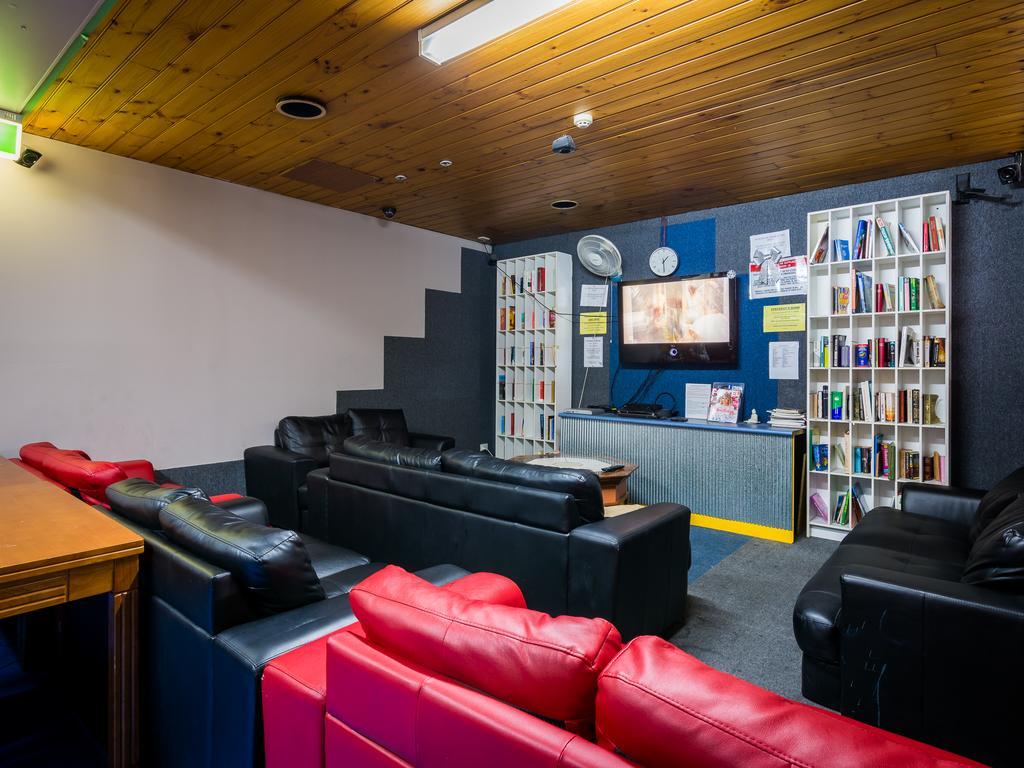 Blue Galah International Backpackers Hostel Аделаида Экстерьер фото