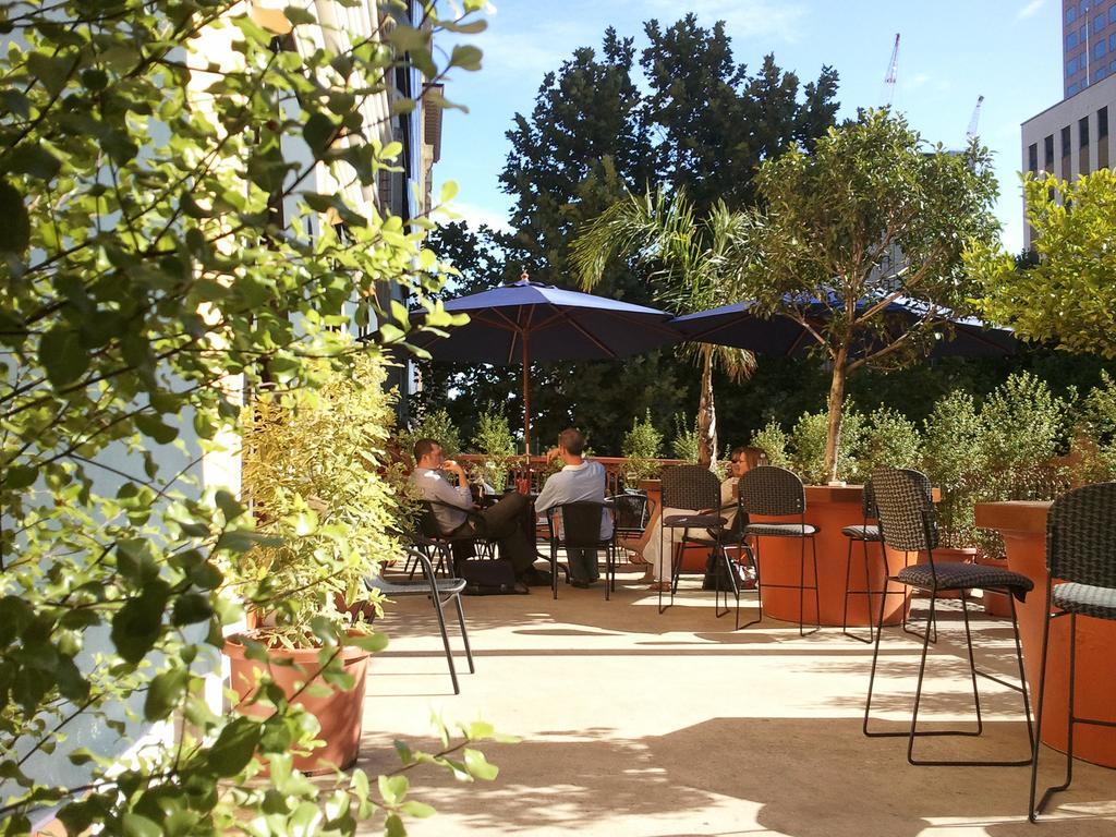 Blue Galah International Backpackers Hostel Аделаида Экстерьер фото