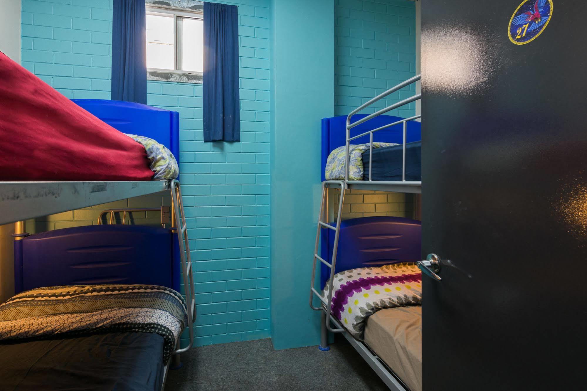 Blue Galah International Backpackers Hostel Аделаида Экстерьер фото
